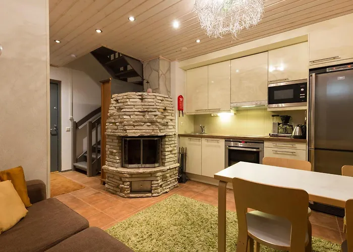 Pikkukarhu 6 Visit *